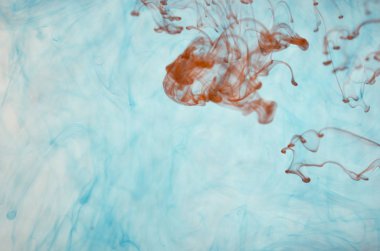 mavi beyaz arka plan üzerinde duman bulutları