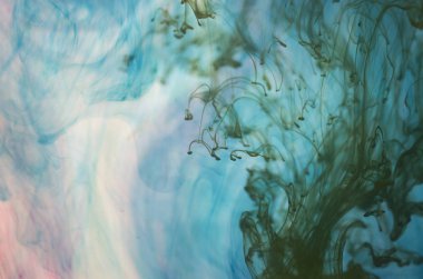 mavi beyaz arka plan üzerinde duman bulutları