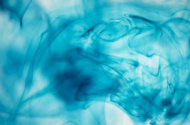 mavi beyaz arka plan üzerinde duman bulutları