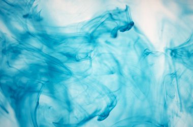 mavi beyaz arka plan üzerinde duman bulutları