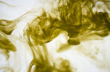 sarı beyaz arka plan üzerinde duman bulutları