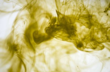 sarı beyaz arka plan üzerinde duman bulutları