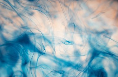 mavi beyaz arka plan üzerinde duman bulutları