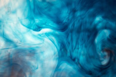 mavi beyaz arka plan üzerinde duman bulutları