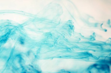 mavi beyaz arka plan üzerinde duman bulutları