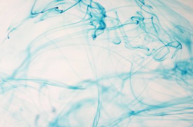 mavi beyaz arka plan üzerinde duman bulutları