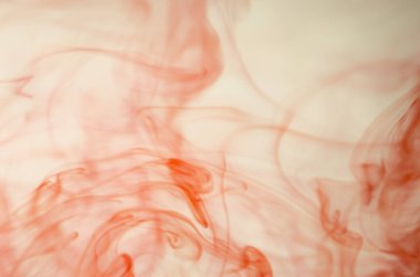 kırmızı beyaz arka plan üzerinde duman bulutları