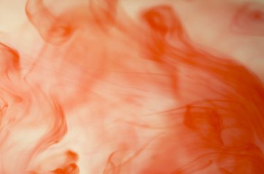 kırmızı beyaz arka plan üzerinde duman bulutları