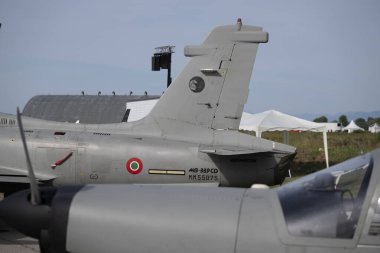 İtalyan Hava Kuvvetleri 'nin akrobatik takımı Frecce Tricolori, 65. yıldönümlerini 6 ve 7 Eylül 2025 tarihlerinde İtalya' nın Udine kentindeki Rivolto Hava Üssü 'nde düzenlenen bir hava gösterisiyle kutladı.. 