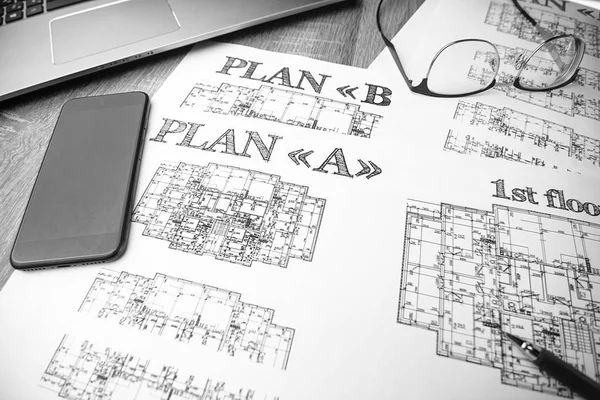 Architekturentwürfe Papier Zeichnungen Bleistift Plan Layout Lineal Taschenrechner Zirkel — Stockfoto
