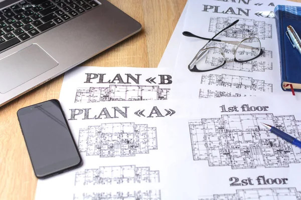 Planos Arquitectónicos Papel Dibujos Lápiz Plano Diseño Regla Calculadora Brújulas — Foto de Stock