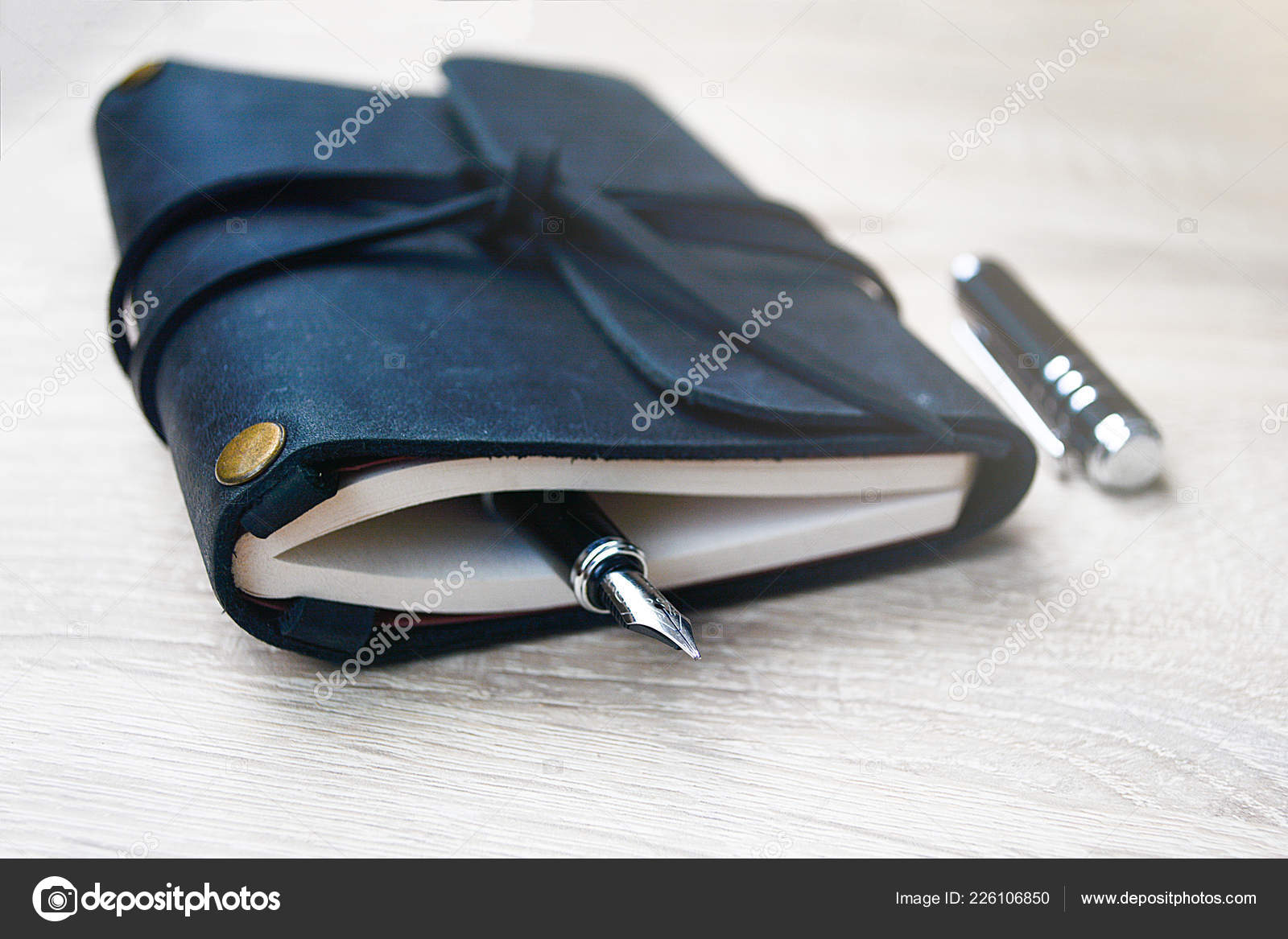 Men Business Accessories Black Leather Notepad Fountain Pen Office