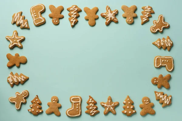 Рамка Різдвяного Пряникового Печива Синьому Фоні Копіювальним Простором Візерунок Імбирних — стокове фото