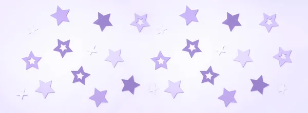 Fondo abstracto festivo con estrellas en color violeta de moda. Textura para el año nuevo, cumpleaños, fiesta de la ducha del bebé. Patrón creativo. Banner — Foto de Stock