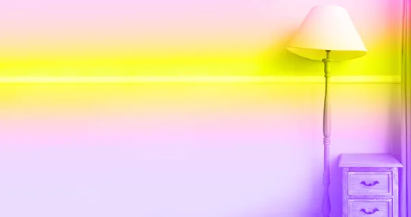 Lâmpada da tocha do assoalho, mesa de cabeceira, cortinas em cores de néon na moda. Fundo gradiente arco-íris com espaço de cópia. Banner. Interior da sala minimalista. design de quarto de Hildren — Fotografia de Stock