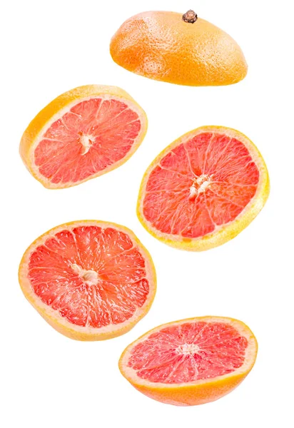 Creatief Concept Met Vliegende Grapefruit Vijf Segmenten Van Grapefruit Geïsoleerd — Stockfoto