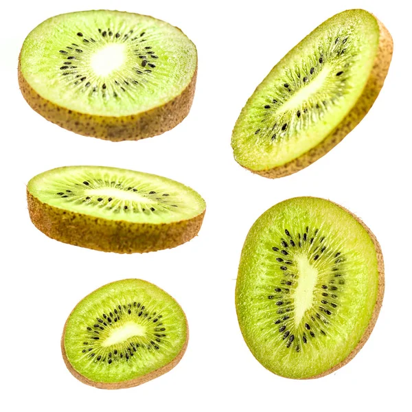 Koncepcja Latania Owoców Kiwi Plasterki Kiwi Białym Tle Levity Owoców — Zdjęcie stockowe