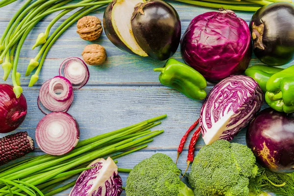 Egészséges Ételek Fogalmát Friss Zöldségek Kék Háttér Felülnézet Lapos Feküdt — Stock Fotó