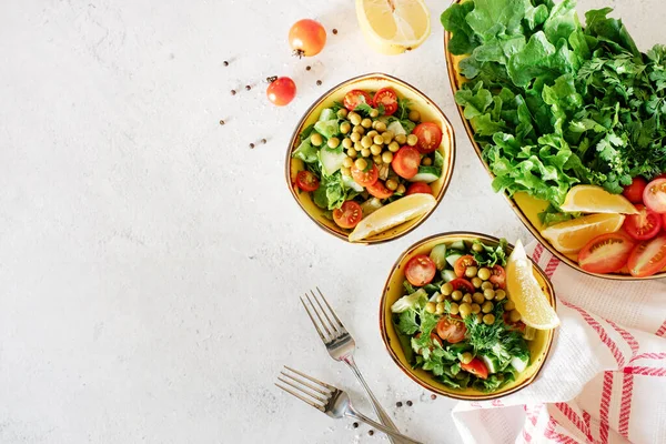 Conceito Alimentação Saudável Salada Legumes Frescos Tigela Vista Superior Flat — Fotografia de Stock