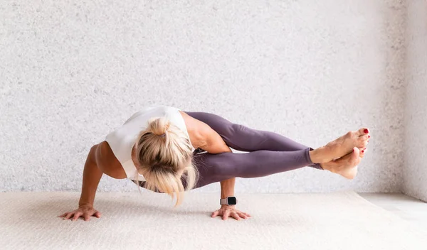 Healthy Lifestyle Young Attractive Woman Practicing Yoga Wearing Sportswear White — Stock Photo, Image