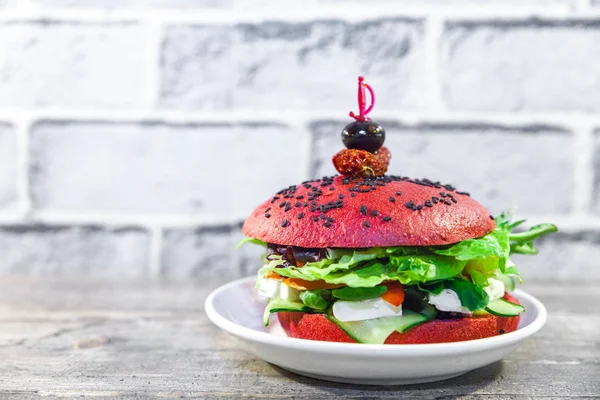 Kırmızı hamburger, taze sandviç, sağlıklı gıda