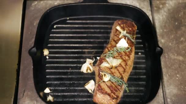 Mięso Patelni Smażyć Gotować Stek — Wideo stockowe