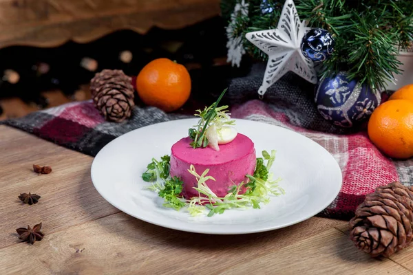 Rus yılbaşı salatası, ringa balığı bir kürk manto altında