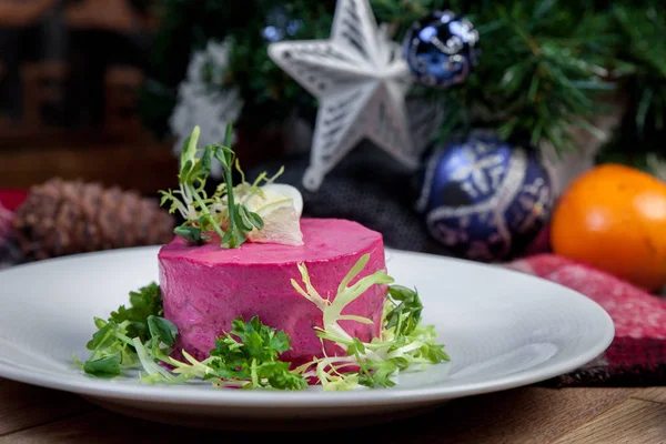 Rus yılbaşı salatası, ringa balığı bir kürk manto altında