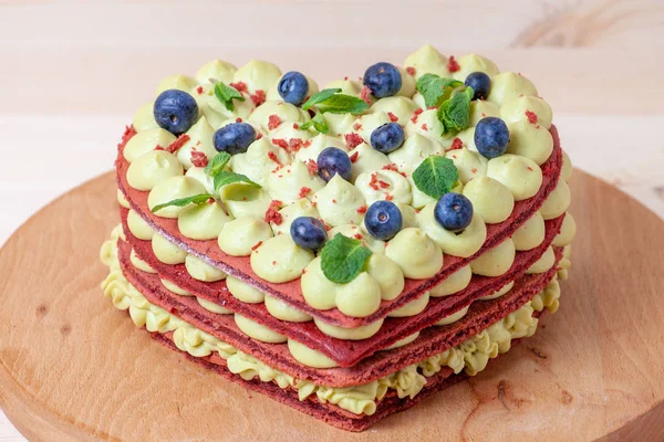 heart shaped cak, pistachio cream