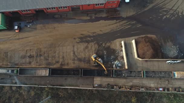 Vista aérea en tren con chatarra — Vídeos de Stock