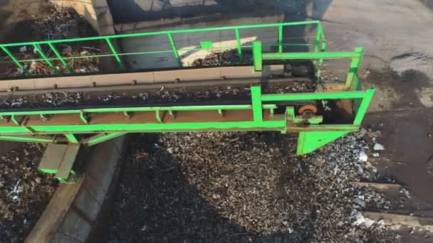 Green Mechanical conveyor belt — Stock Video