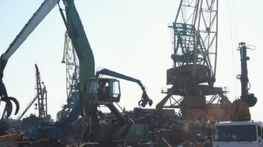 Vinçler Sea Port. Hurda metal