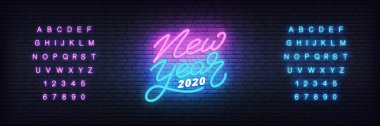 Yeni Yıl 2020 neon. Yeni Yıl kutlaması için parlayan neon harf şablonu