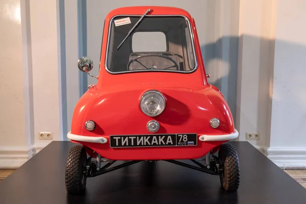 Dünyanın en küçük araba kabuğu p50 Saint-Petersburg, Rusya Federasyonu. Mayıs, 06, 2018