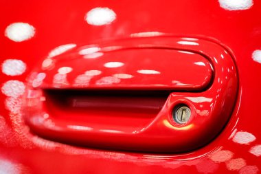 Araba kırmızı modern kapı kolu