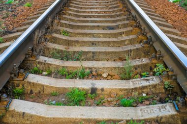 Elektrikli trenler için modern demiryolu