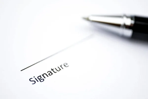 Έννοια Της Υπογραφής Του Εγγράφου Στυλό — Φωτογραφία Αρχείου