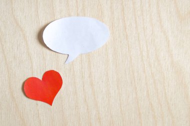 Kavramı mesaj ahşap arka plan üzerinde saf sevgi.