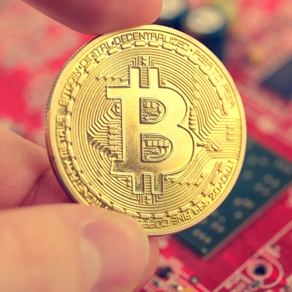 Das Konzept Der Ausrüstung Für Die Gewinnung Von Kryptowährungen Bitcoins — Stockfoto