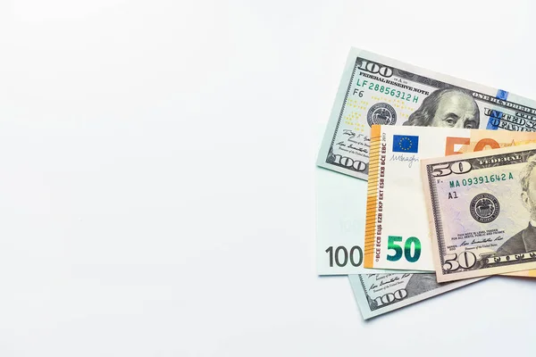Доллары Евро Банкноты Белом Фоне Вид Сверху Копировальным Пространством — стоковое фото