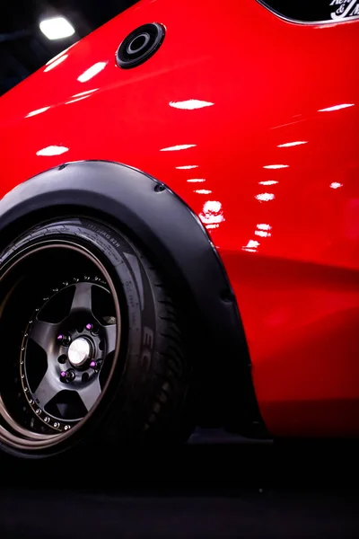 러시아 Petersburg July 2019 Red Car Sports Wheels Vertical — 스톡 사진