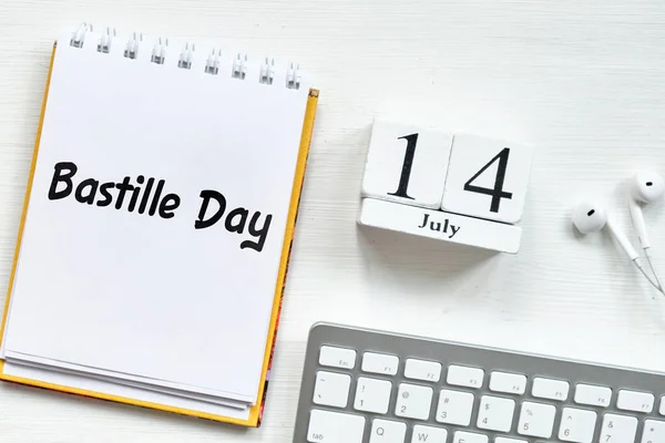 Juli Vierzehnter Tag Monat Bastille Tageskalender Konzept Auf Holzblöcken — Stockfoto