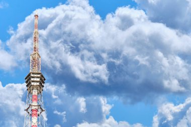 Kopya alanı olan yüksek modern televizyon kanalı