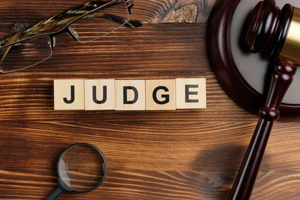 Concept Judge Wooden Cubes — Stock Photo, Image