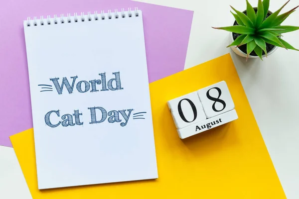 Augusti Världsdagen För Katter Åttonde Dagen Månad Kalender Koncept Träklossar — Stockfoto