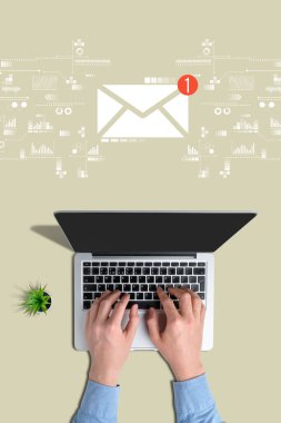 Yeni bir e- posta iletisi üst görünümü için kavram.