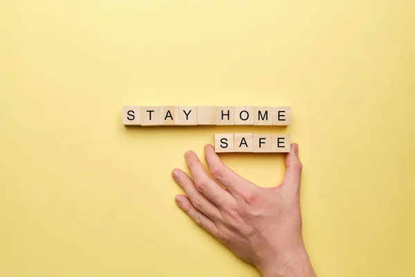 Рука Вказує Концепцію Перебування Вдома Безпеку — стокове фото