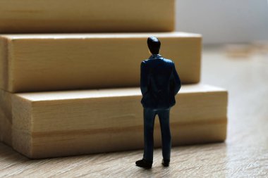 İş yerinde stres kavramı ve kariyer büyümesi yok.