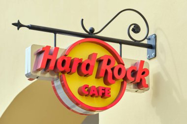 RUSSIA, ST.PETERSBURG - 24 Ağustos 2020: Hard rock cafe tabelası.
