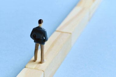 Yaşam yolu ve insan gelişimi kavramı.